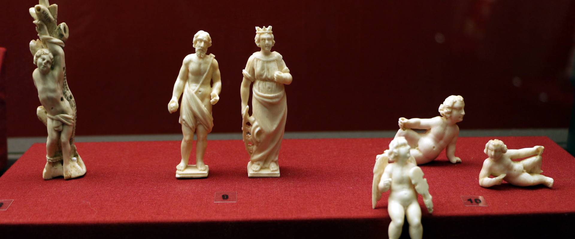 Statuette di santi e angioletti, avorio, italia xvii secolo (san sebastiano xviii) foto di Sailko